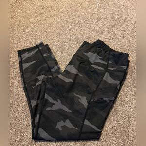 Athleta Black Performance Leggings-gray and black camo